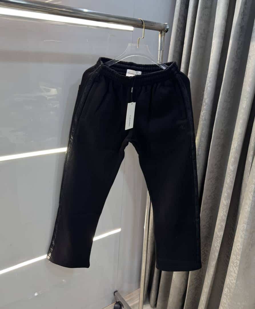 CA1_vIN. KLeIn Black Patch Logo Premium TrackPant