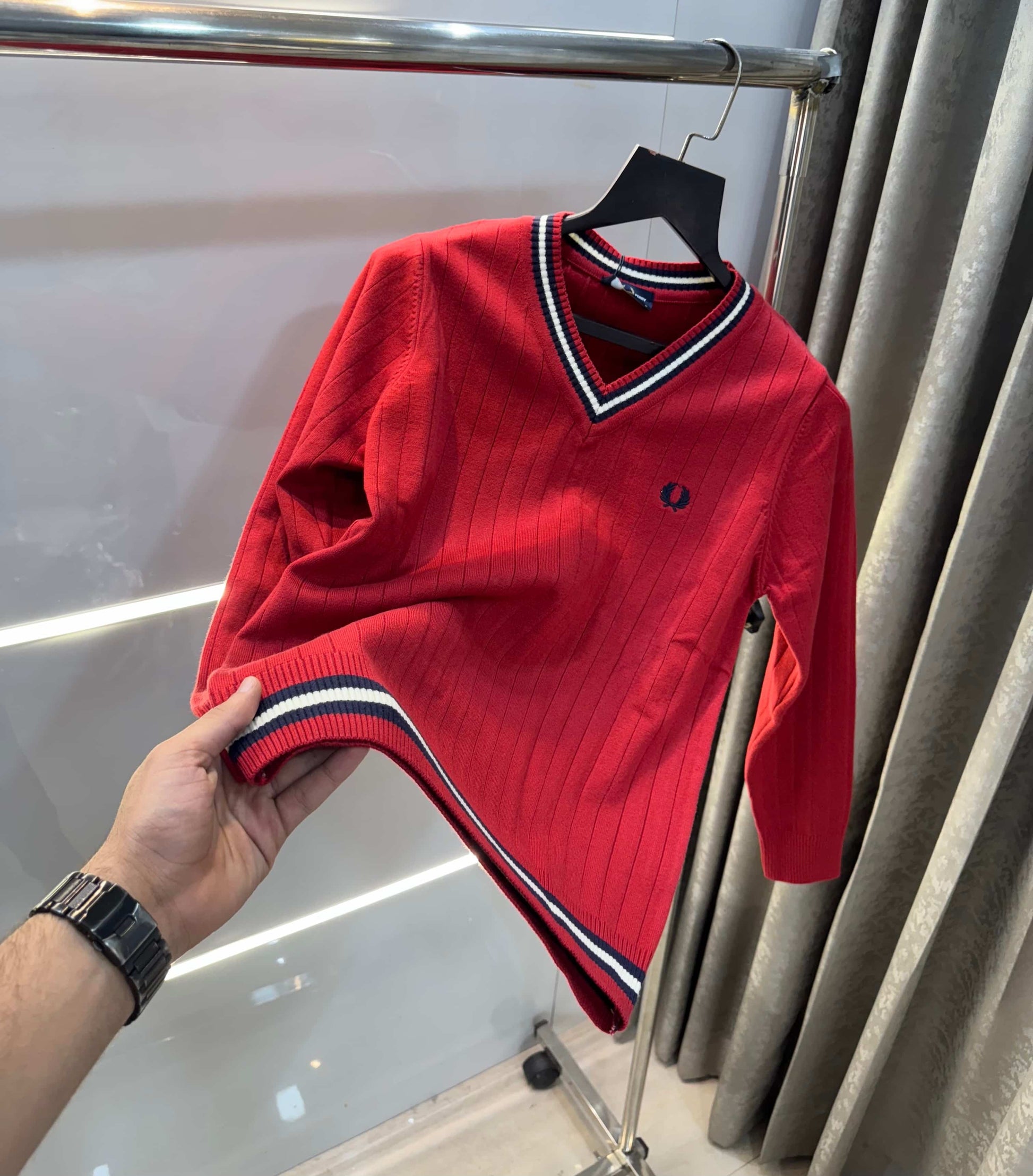 Fredperr y Red Embroidery Logo Premium Knitted Pull Over