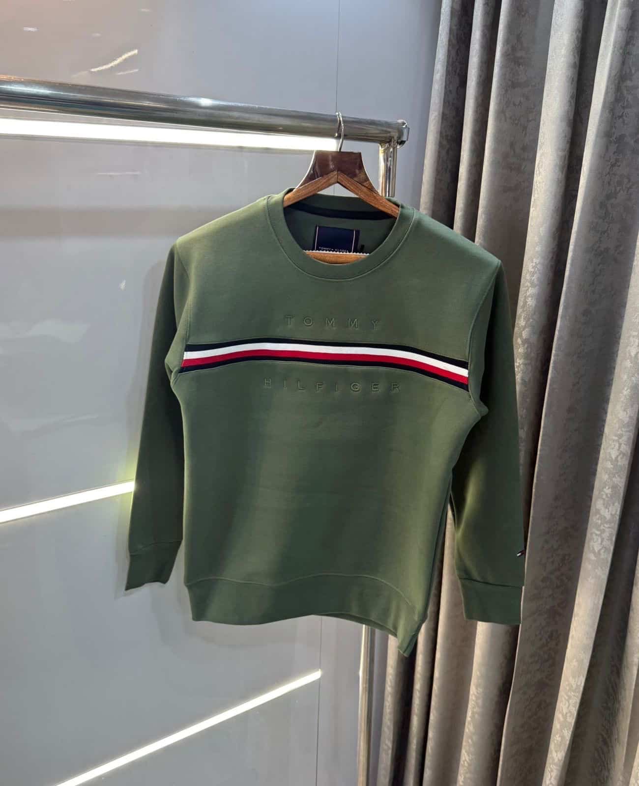 Tomm y Hilfiger Olive Embroidery Logo Premium Sweatshirt