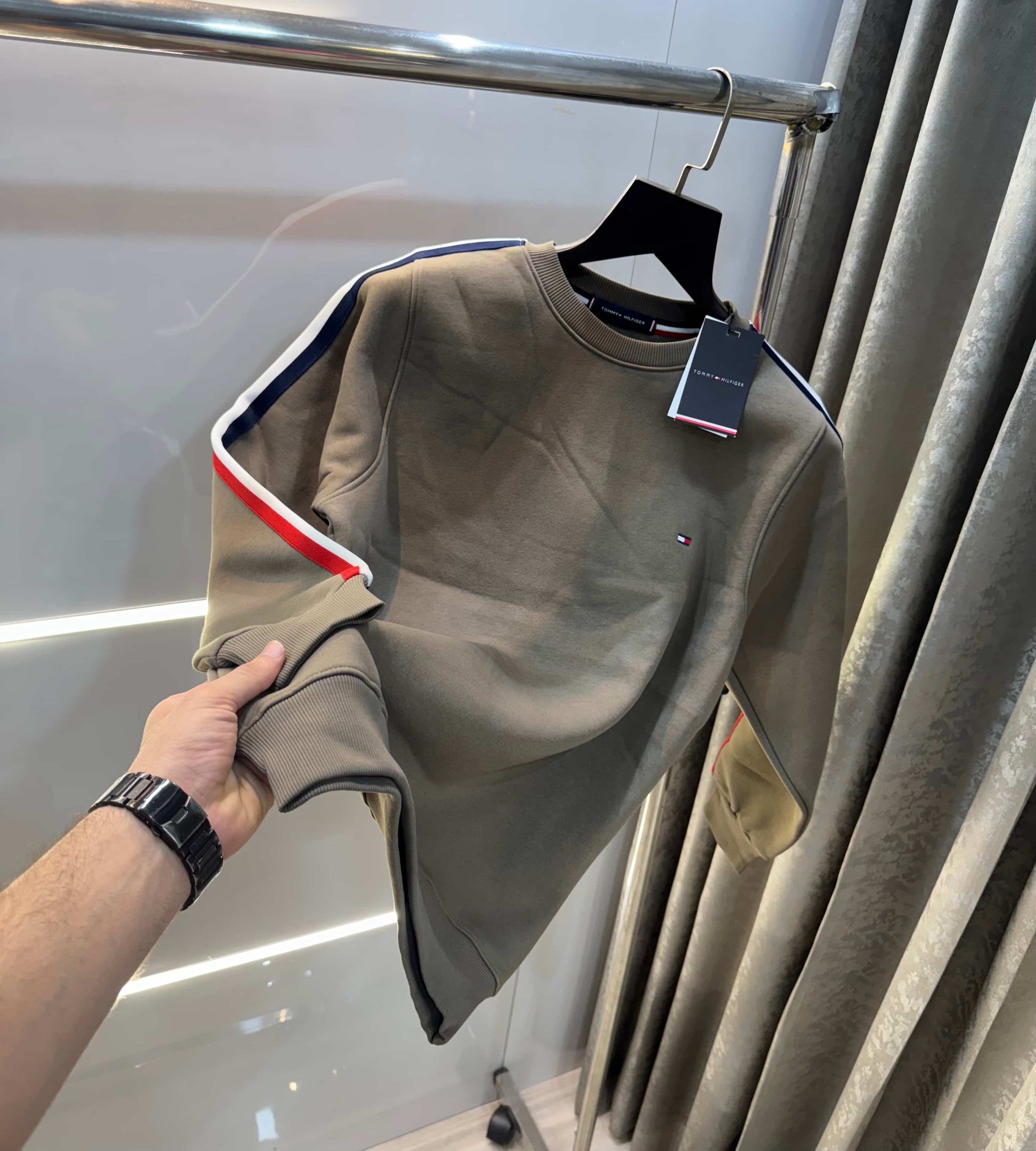 Tomm y Hilfiger Olive Green Premium Sweatshirt