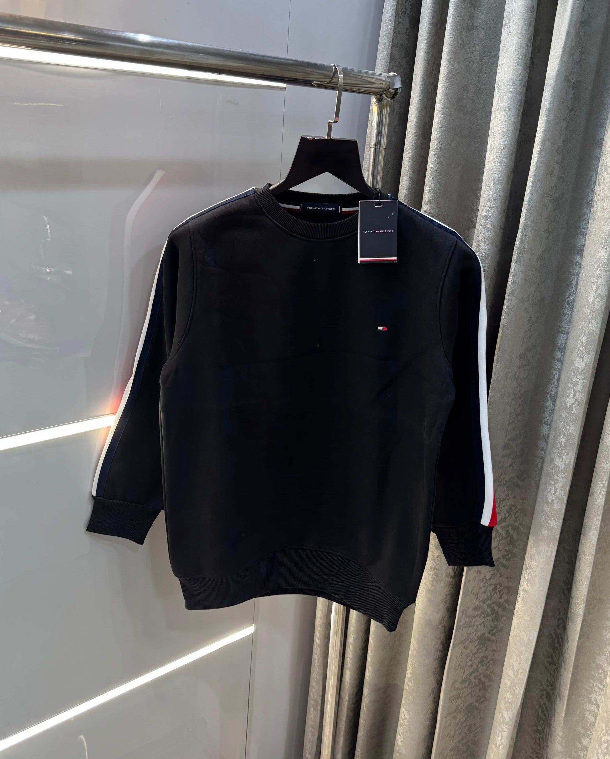 Tomm y Hilfiger Black Premium Sweatshirt