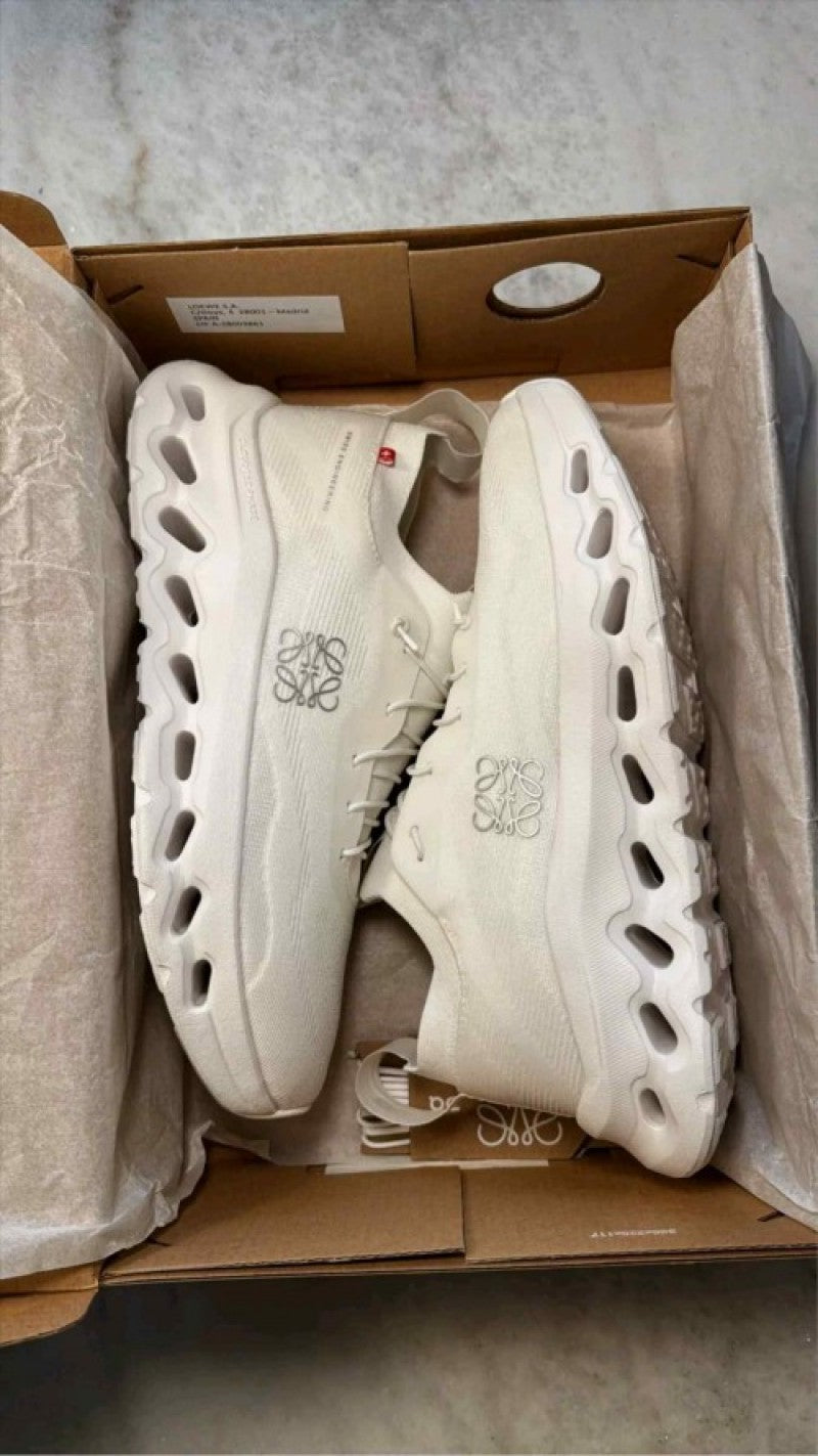 On Cloud Loewee X Tilt 2 0 TRIPLE WHITE