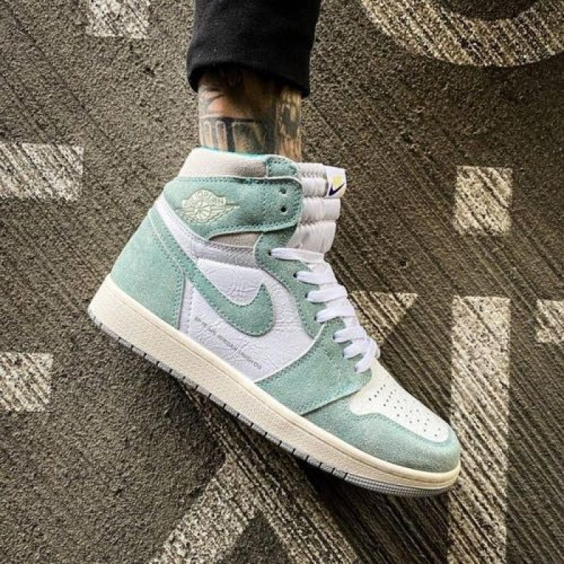 Nike Air Jordan Retro High OG TURBO GREEN (SEMI UA)