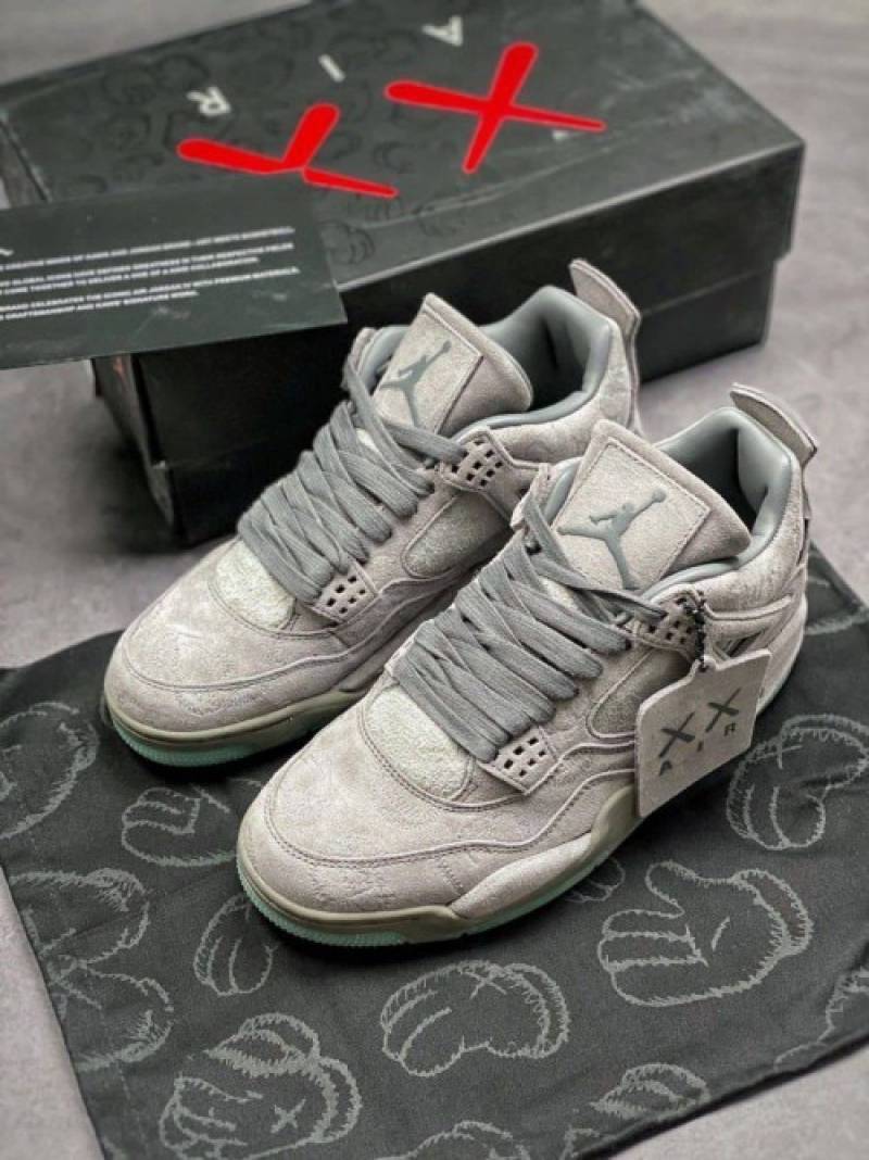Jordan Retro 4 Kaws Cool Grey Glow In Dark Semi UA