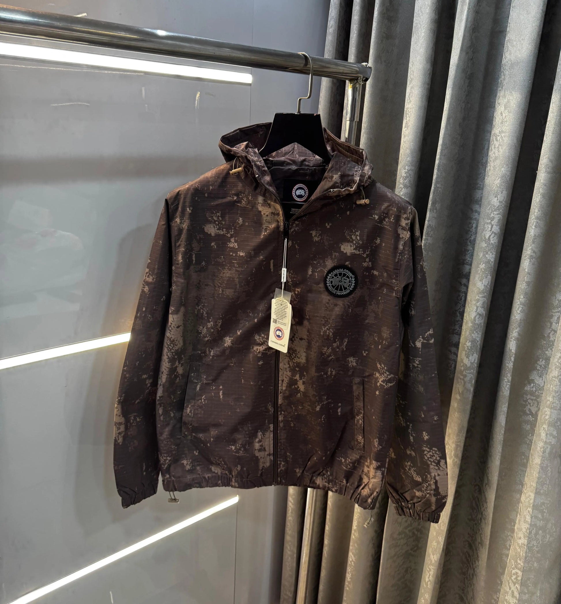 Canad a Goose brown Imported Premium Lux..ury Jacket