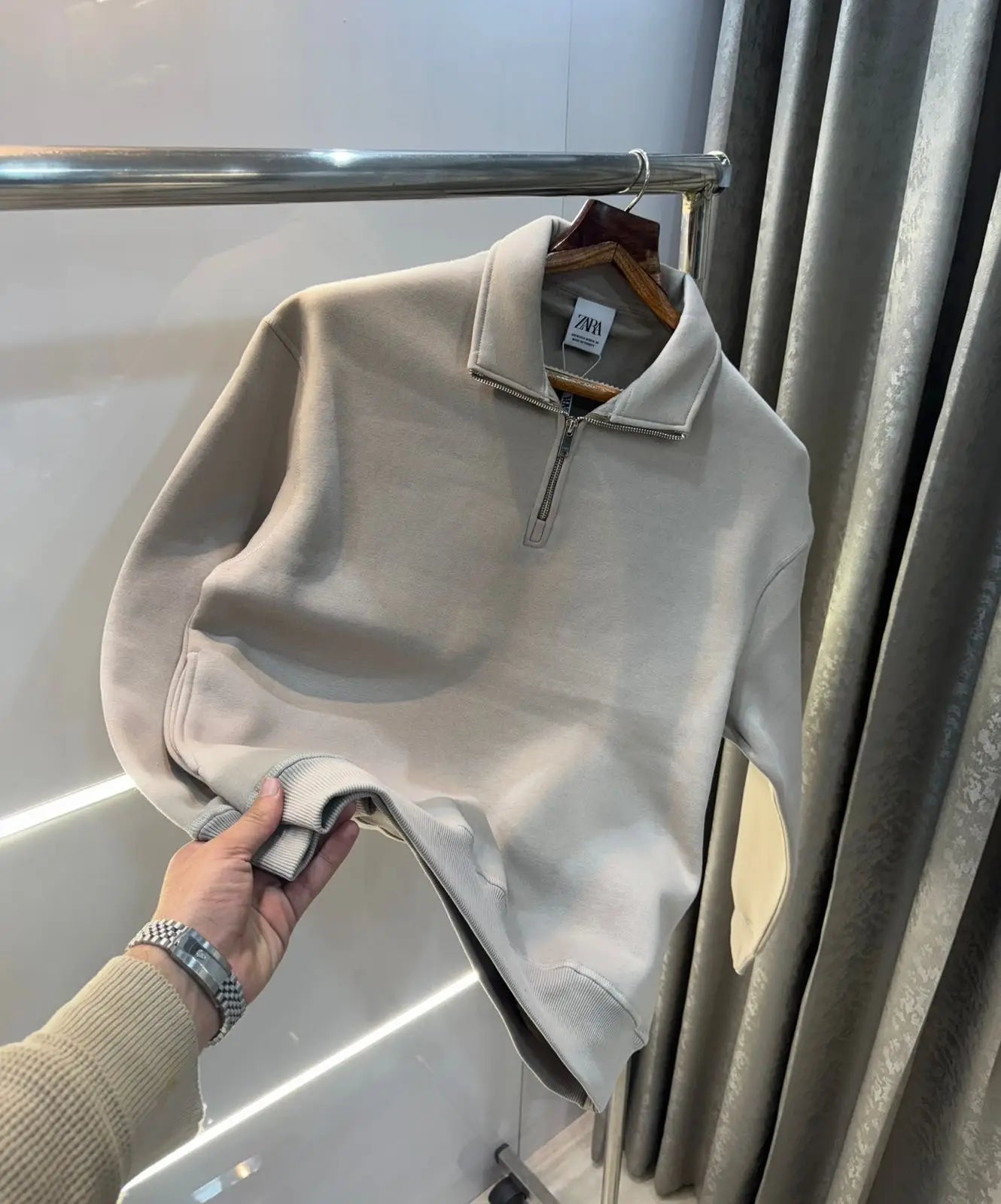 Zar a Baige  Premium Classic Sweatshirt
