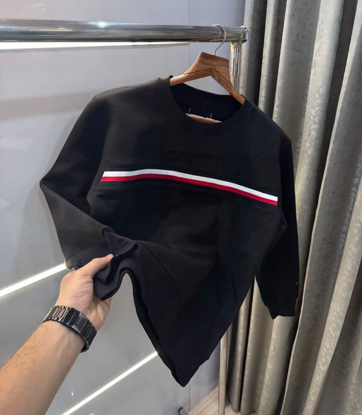 Tomm y Hilfiger Black Premium Sweatshirt