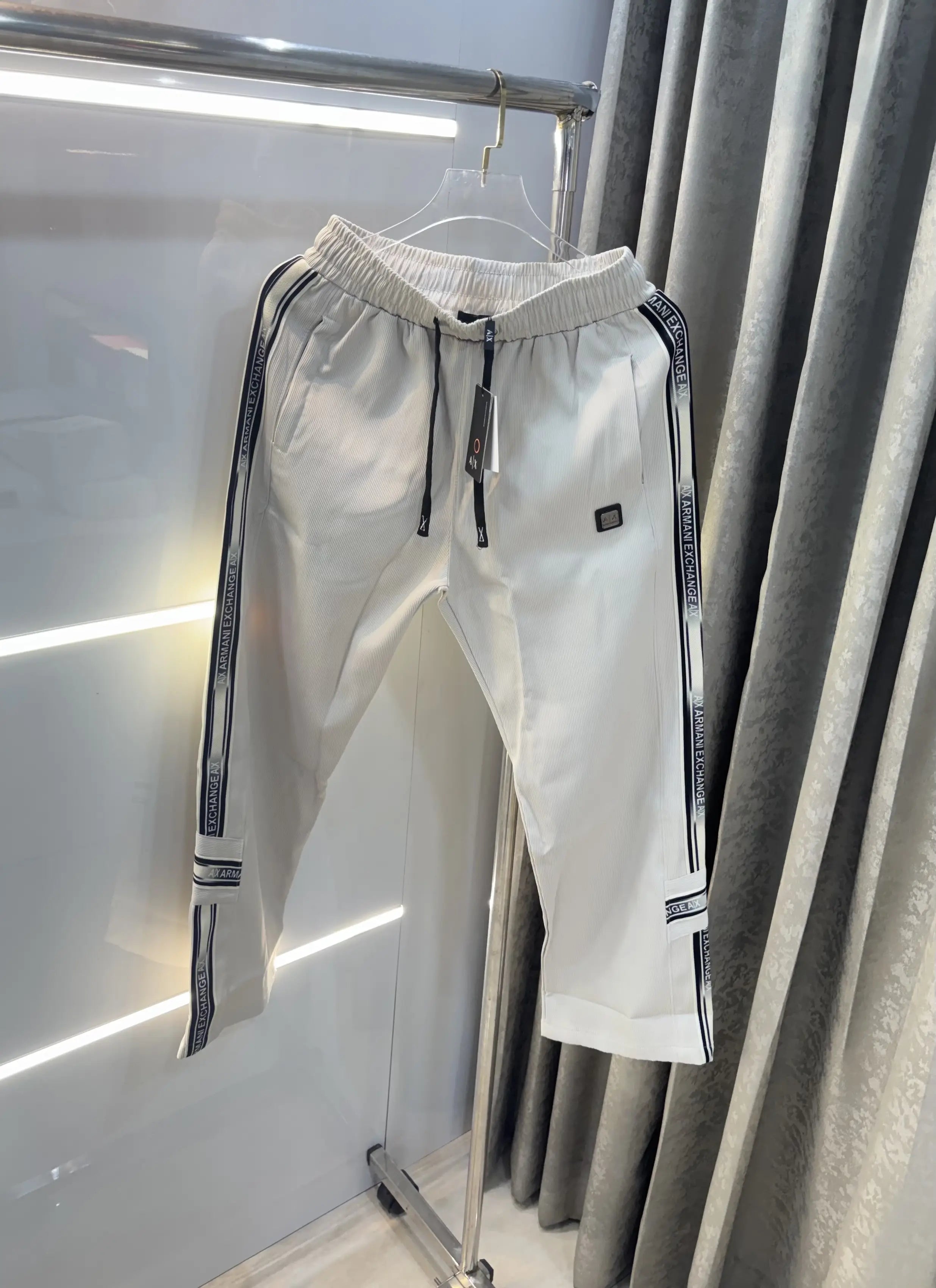Arman i Exchange Cream Premium Trackpant