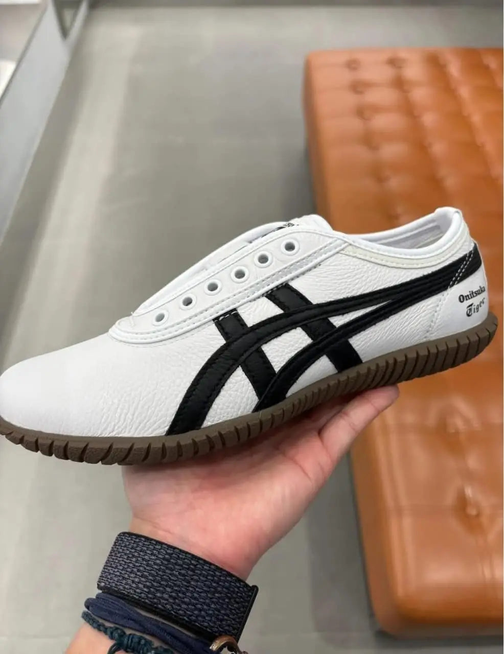 Onitsuka Tiger Tsunahiki Slip-On White Black Mens 7A Premium D-2064