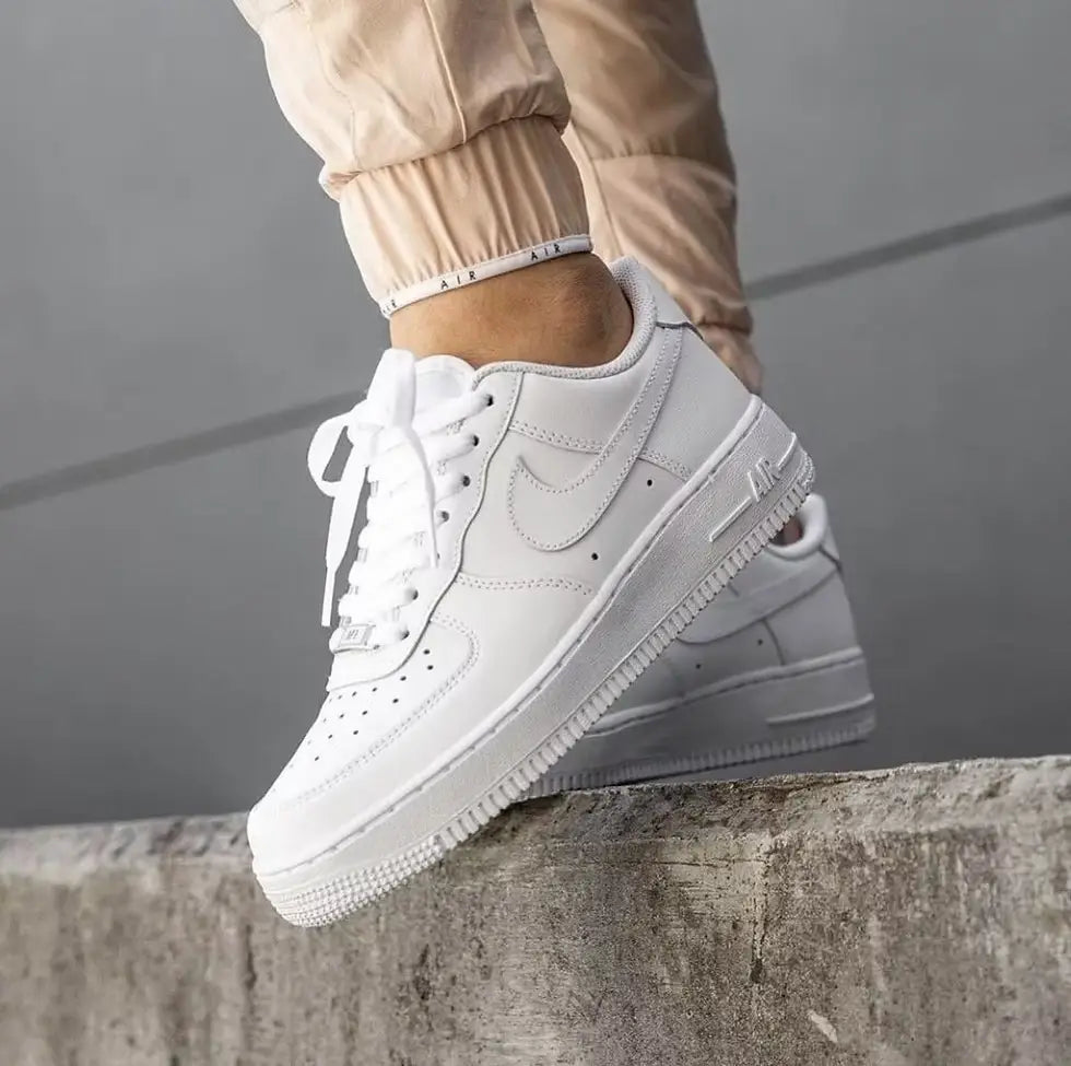 Nik_e Air Force 1 Low Triple White  Premium Leather  Full Accessories D-1830