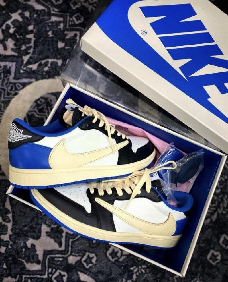 Nik e Air Jordan 1 Low X Travis Sco
