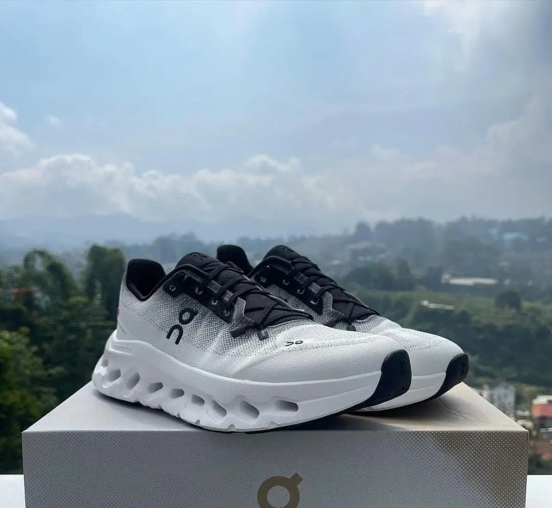 On Cloud Tilt 2 0 BLACK IVORY