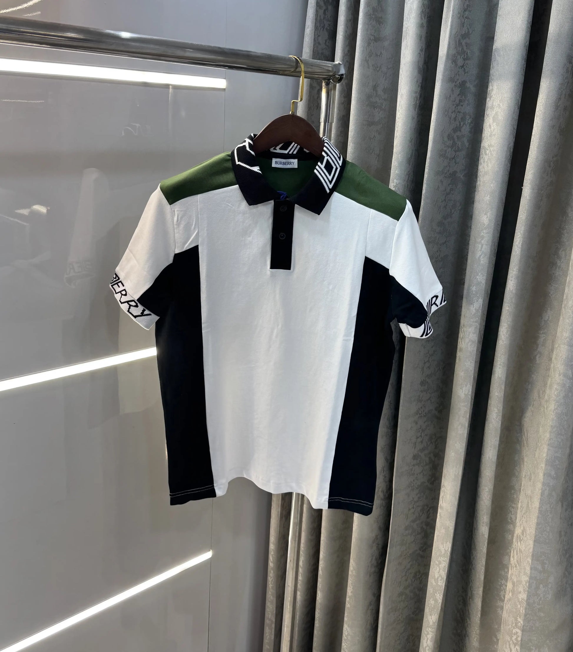 Burberr y White Embroidery Logo  Premium Classic Polo T-Shirt