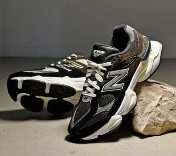 New Balance 9060 DARK BROWN