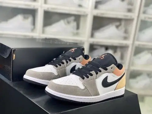 Nik_e Air Jordan 1 Low Flight Club