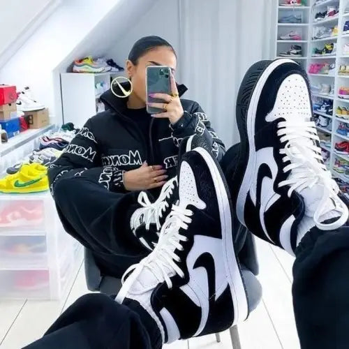Nik_e Jordan Retro 1 High Panda Women