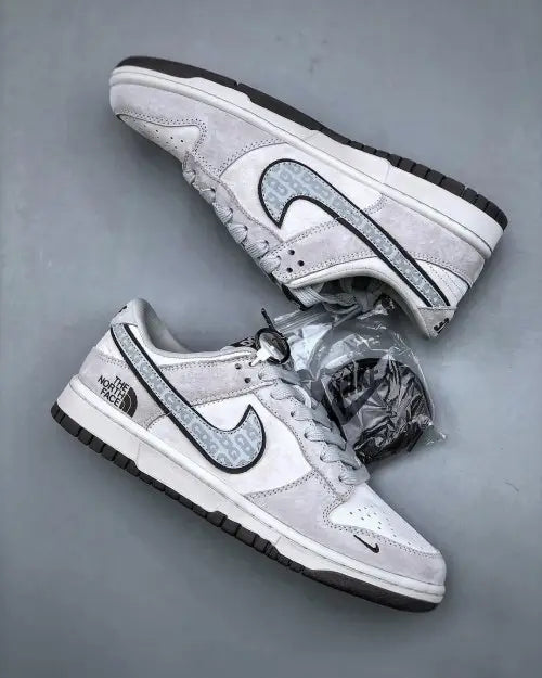 Nik_e sb dunk low x north face 2025