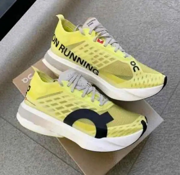 On Running Cloud boom Strike Limelight Wolf