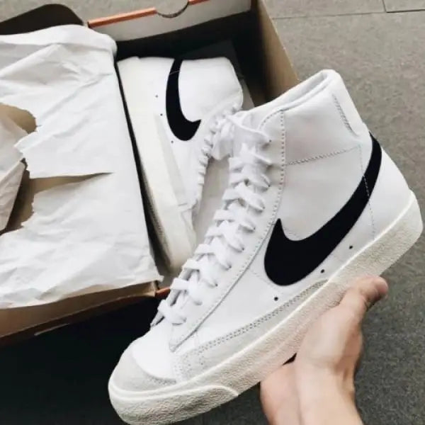Nik_e Mid Blazer 77 Vintage White Black