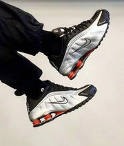 Nik_e Shox R4 Black Metallic Silver