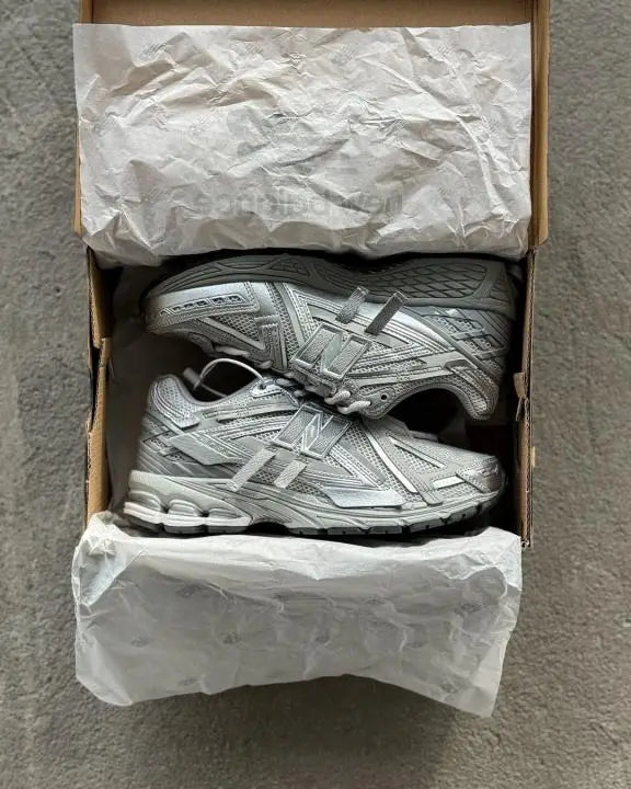 New balance 1906A Concrete Metallic Silver