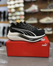 Pum_a Deviate Magmax Nitro Black White