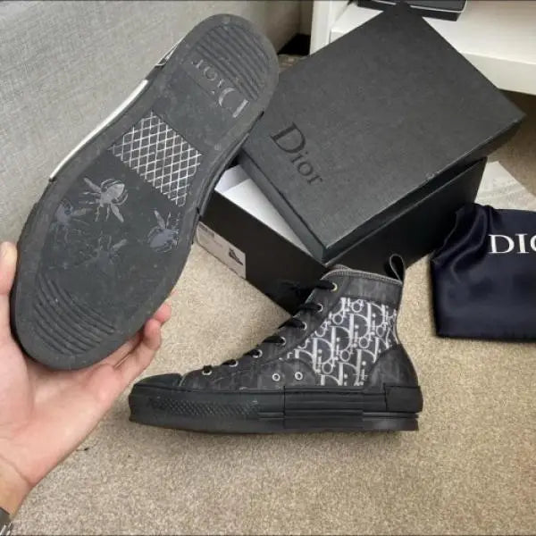 Dio_r b23 high top oblique black with accessories