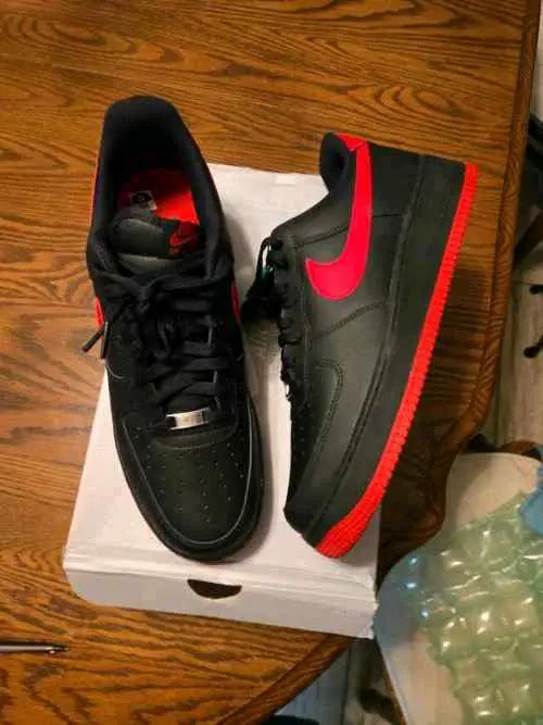 nike Airforce 1 university Red black