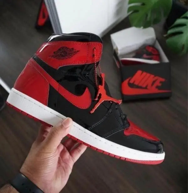 Nik_e Jordan Retro 1 Bred Patant Surplus Semi UA