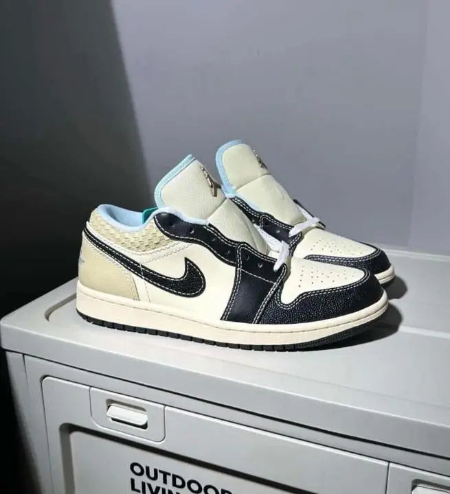Air Jordan 1 Low SE Coconut Milk Black Muslin