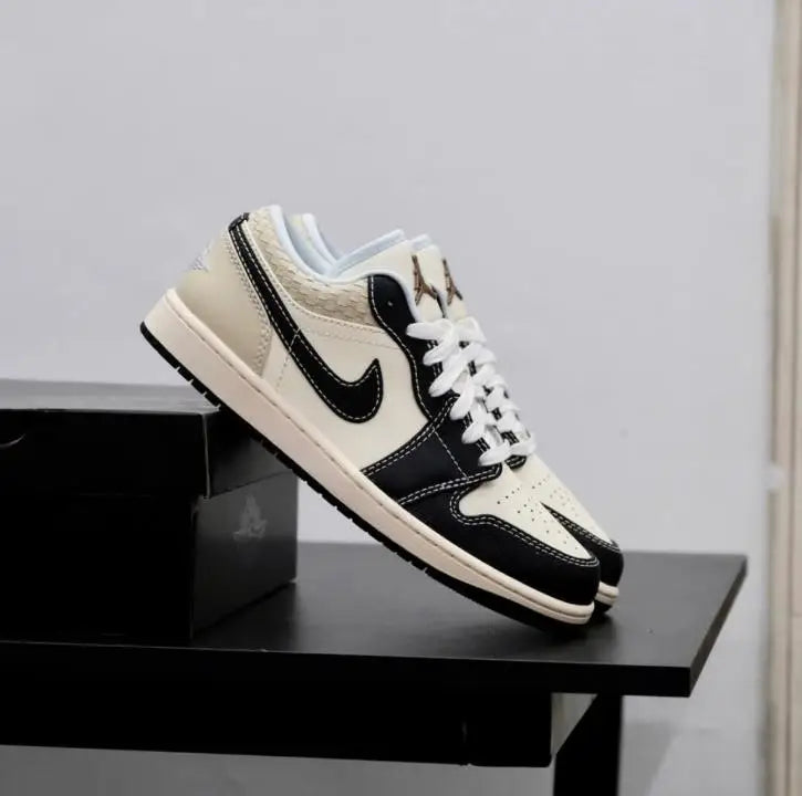 Air Jordan 1 Low SE Coconut Milk Black Muslin