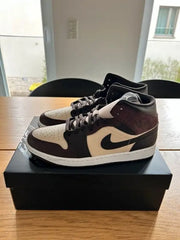 Nik_e Air Jordan 1 Mid SE Paris YMCA