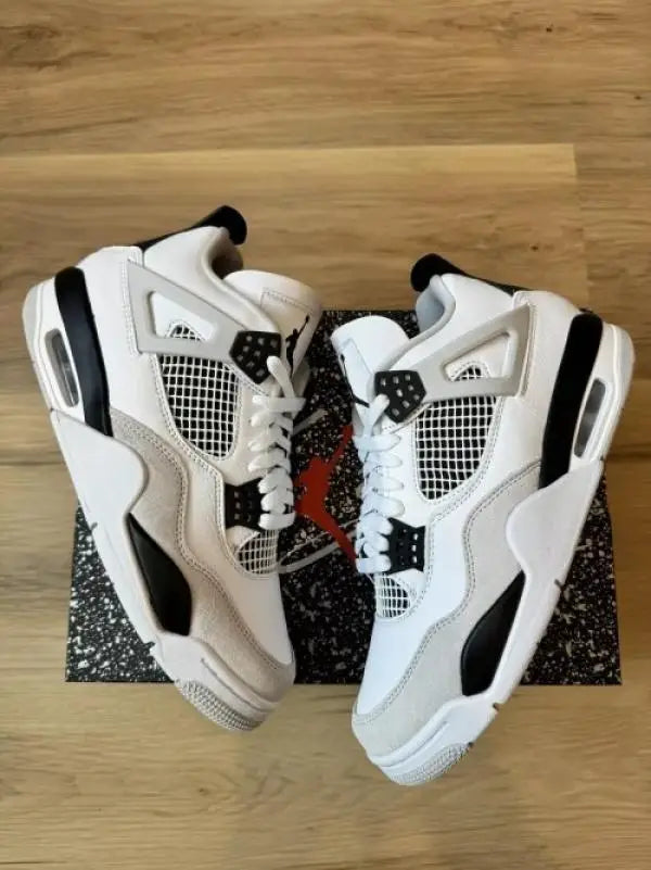 Jordan Retro 4 Military Black Surplus Semi UA