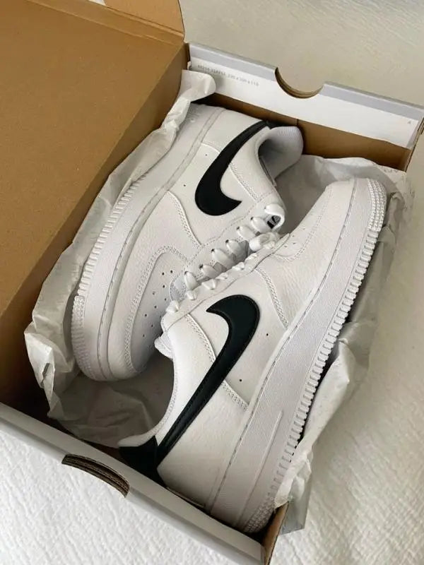 Nik_e AirForce 107 White and Black Swoosh Leather