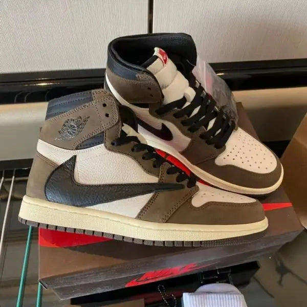 Nik_e Jordan Retro 1 High OG Travis Scott Mocha Semi UA