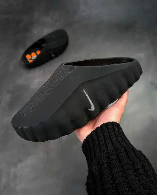 Nikee Mind 001 Mules In Black