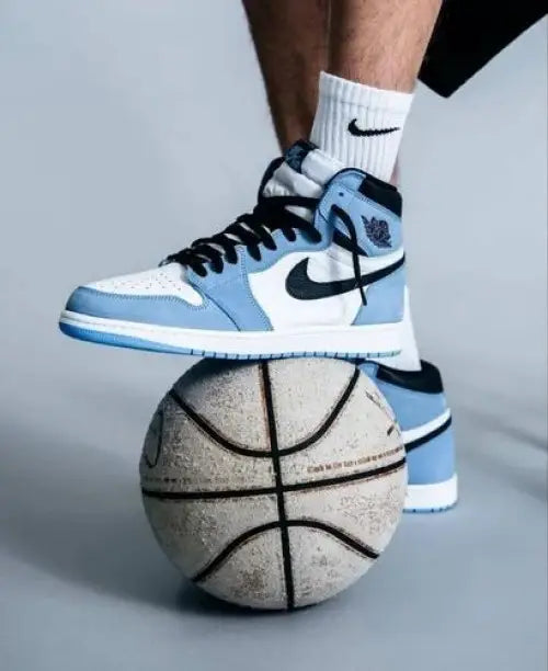 Nike Air Jordan Retro 1 UNIVERSITY BLUE LEATHER SHINE (SEMI UA)