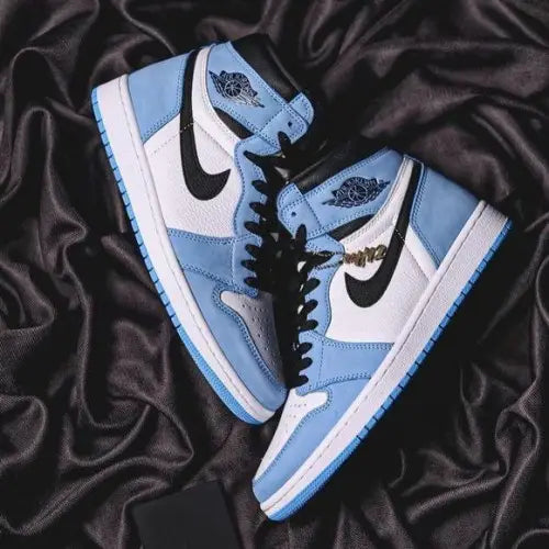 Nike Air Jordan Retro 1 UNIVERSITY BLUE LEATHER SHINE (SEMI UA)