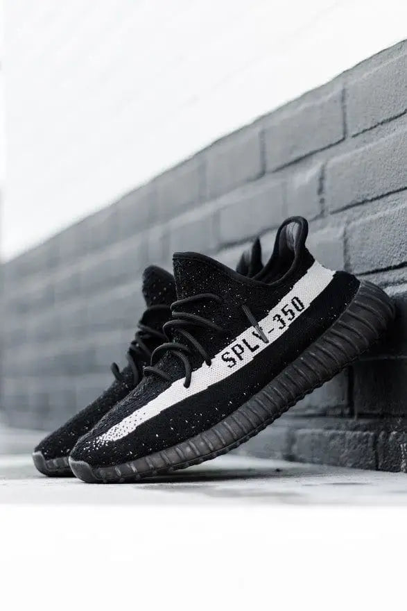 Adidas Yeezy 350 V2 CORE BLACK WHITE OREO SEMI UA With OG ACCESSORIES
