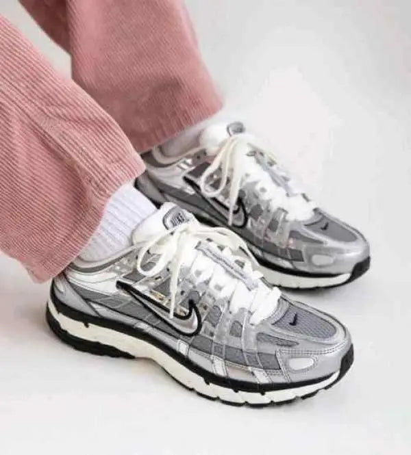 Nike P 6000 METALLIC SILVER 2106