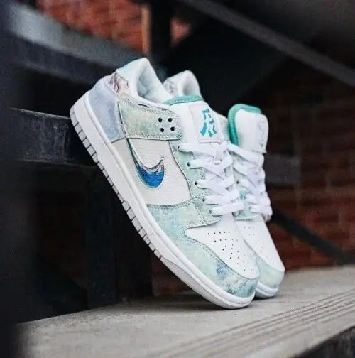 Nike_Sb Dunk Low Year Of Dragon Steam Puppet Shoes