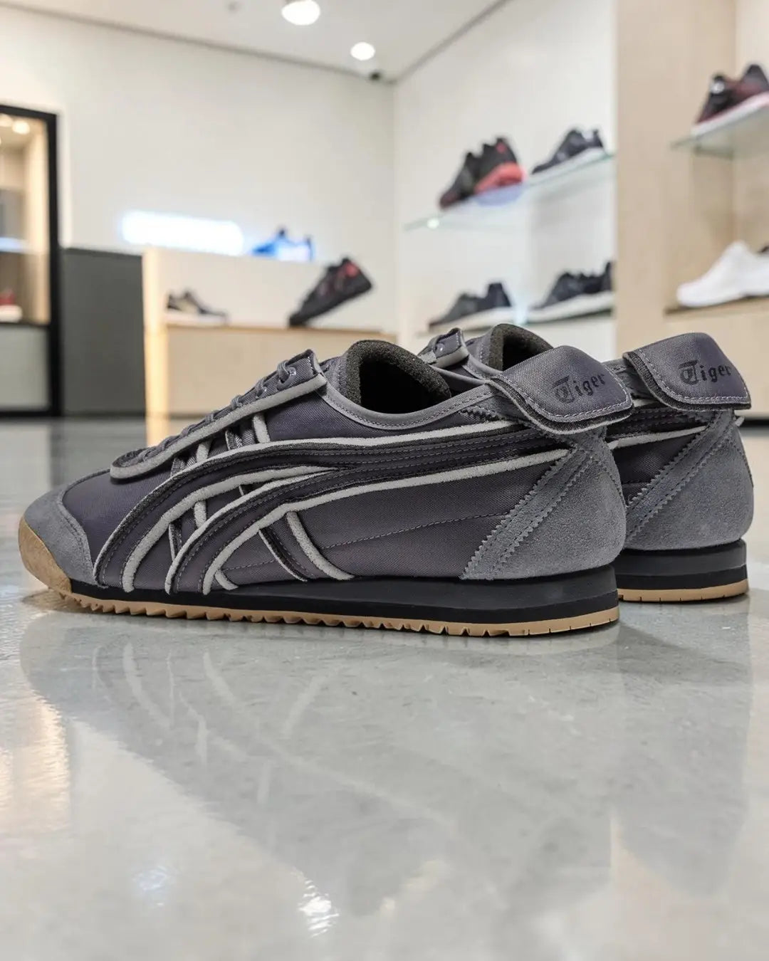 Onitsuka Tiger Mexico 66 SD METROPOLIS 7A Premium Mens Sneakers D-2102