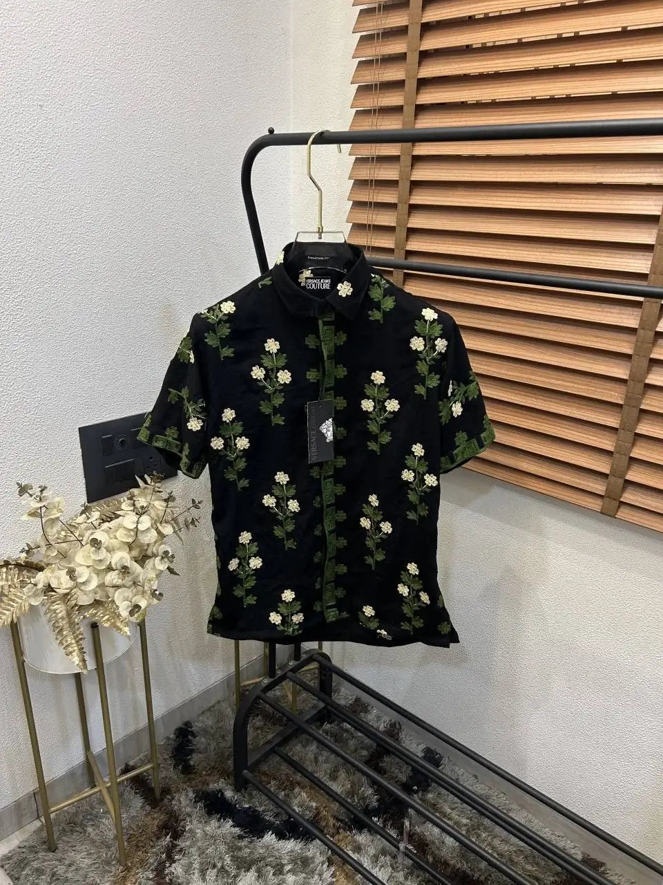 Versac_e Flower Thread Embroidery E-X..clusive Linen Half Shirt DN 632