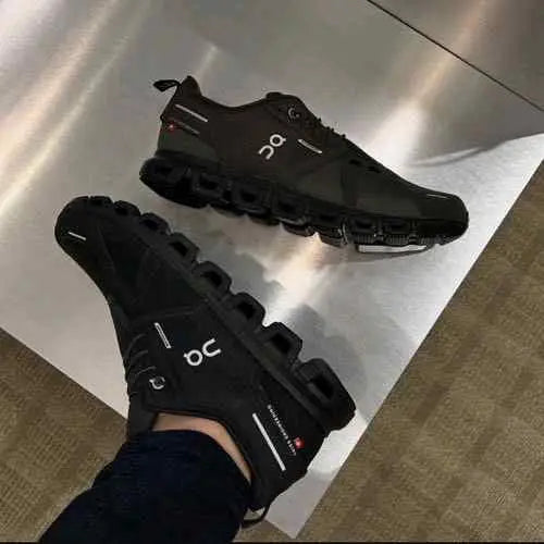 On Cloud 5 All Black