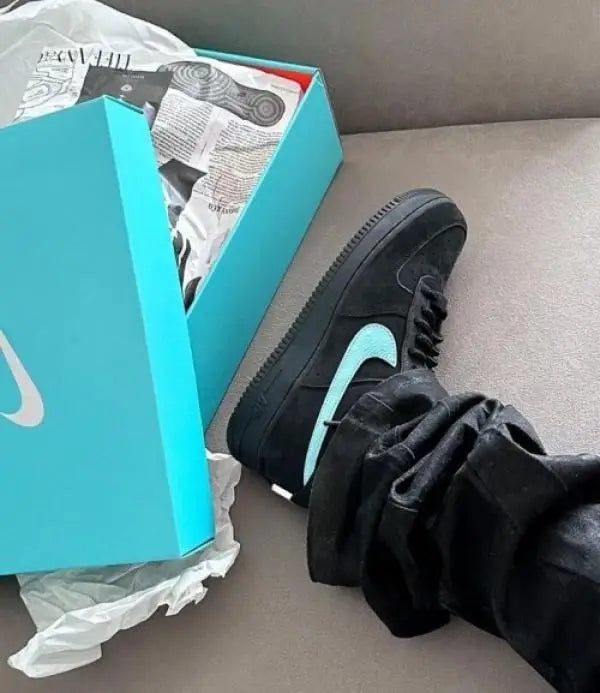 Nik e Airforce 1 Low SP Tiffany Co Semi UA