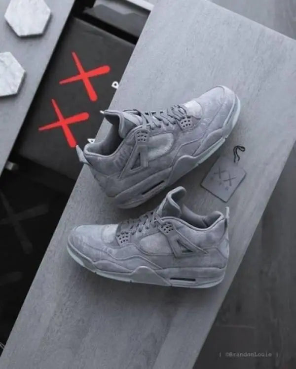 Jordan Retro 4 Kaws Cool Grey Glow In Dark Semi UA