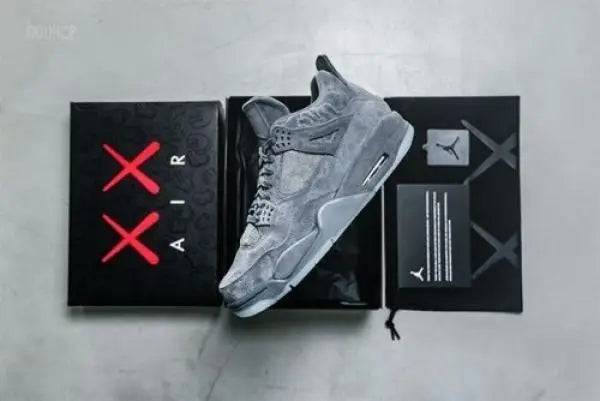 Jordan Retro 4 Kaws Cool Grey Glow In Dark Semi UA
