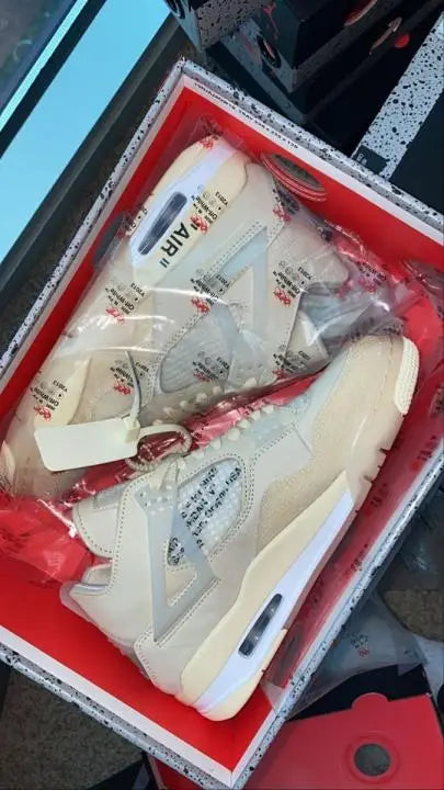 Jordan Retro 4 Off White Sail Semi Ua