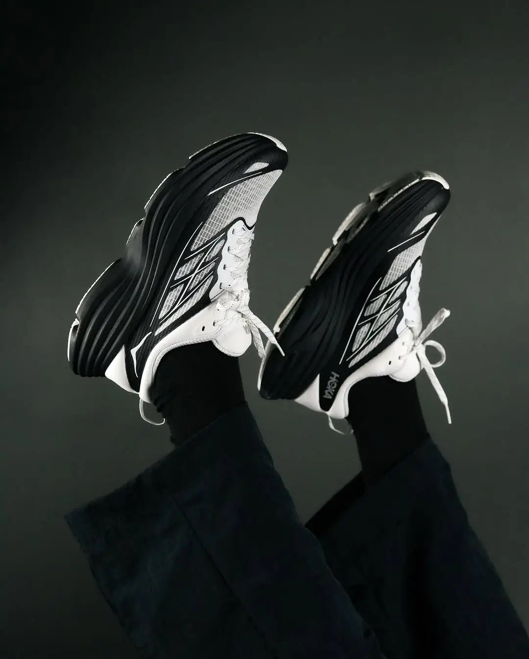 HOKA Bondi 8 Caged Stealth Tech Pack Frost Black