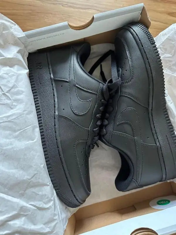 Nik e Airforce 1 Short Leather Black Women With Bustbag Bill Fixx Only